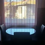 Apartment Style *